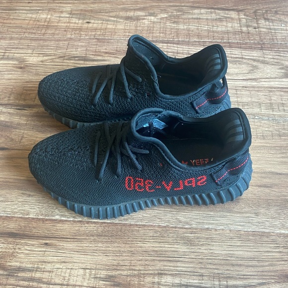 Yeezy size 6 - Picture 2 of 3